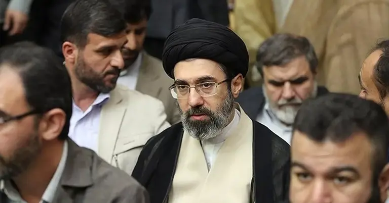 ইরানের নতুন সর্বোচ্চ নেতা নির্বাচন: আলোচনায় মুজতবা খামেনি